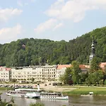 Sonnenburg - Blick Auf Stadt Und Elbe - Parkplaetze Apartament Bad Schandau