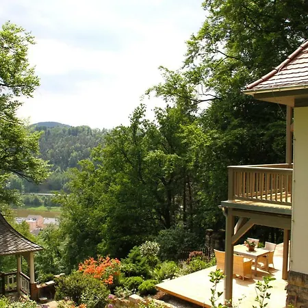 Sonnenburg - Blick Auf Stadt Und Elbe - Parkplaetze Apartament *